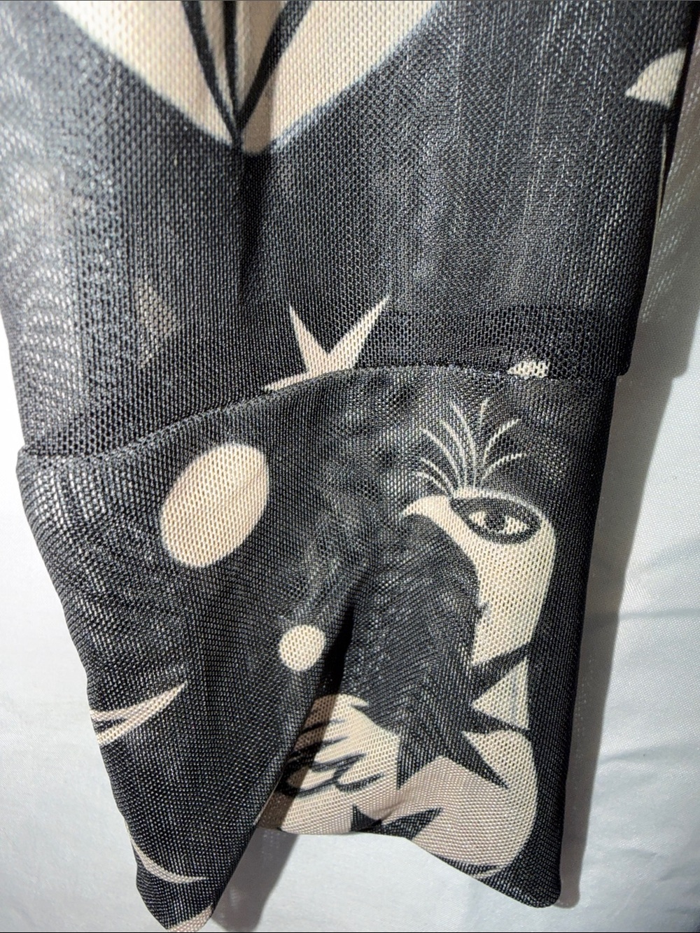 Farm Rio Black & Cream Celestial Long Sleeve Top, SZ M, PTP 16”, (T1-360) - Picture 9 of 15